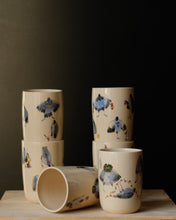 Load image into Gallery viewer, Pigeon tumbler